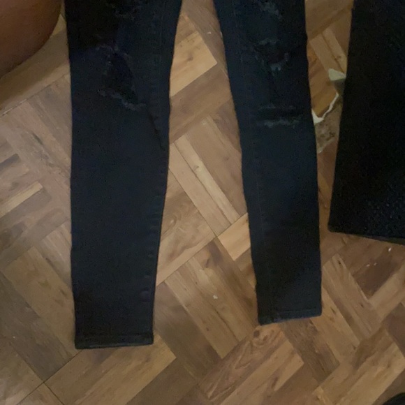 AE size 2 skinny jeans (next level stretch) - Picture 2 of 5